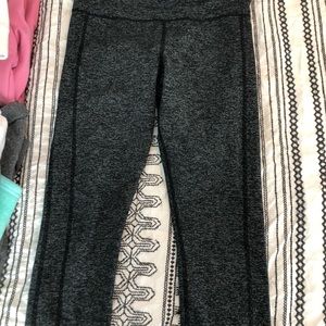 Under Armour cropped leggings
